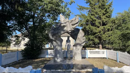Пам'ятник спаленому селу в Канівці