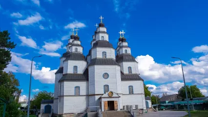 Samar's Historic Centre on Foot: From the Holy Trinity Cathedral to the Humpback Bridge